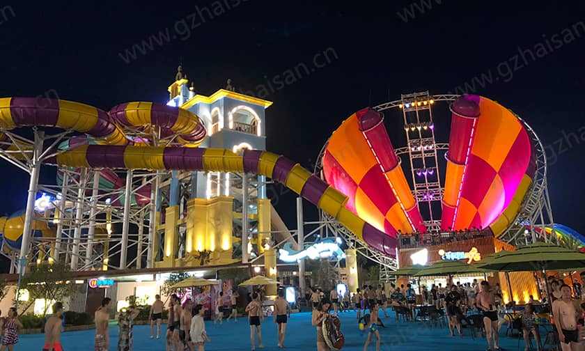 超级龙卷风水滑道提供了一种新的、刺激的水上体验